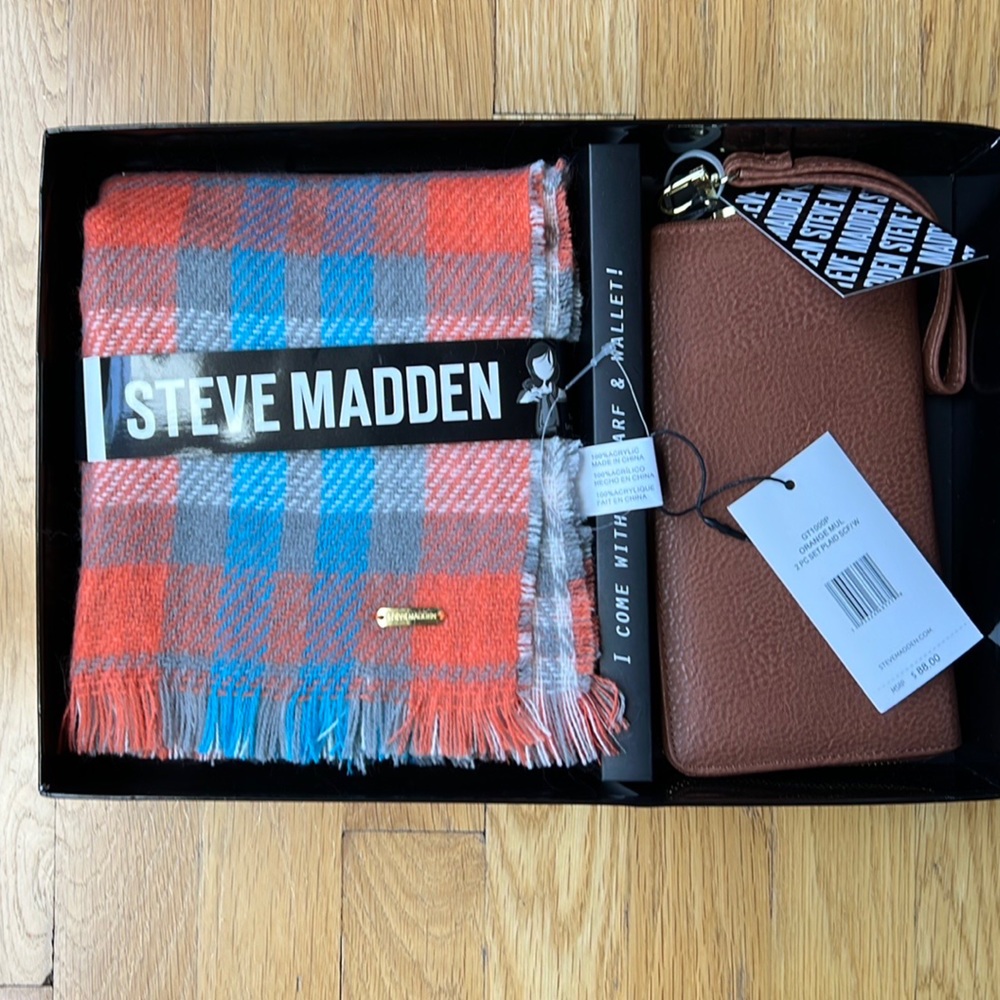 Steve Madden Two Piece Scarf/Wristlet Set